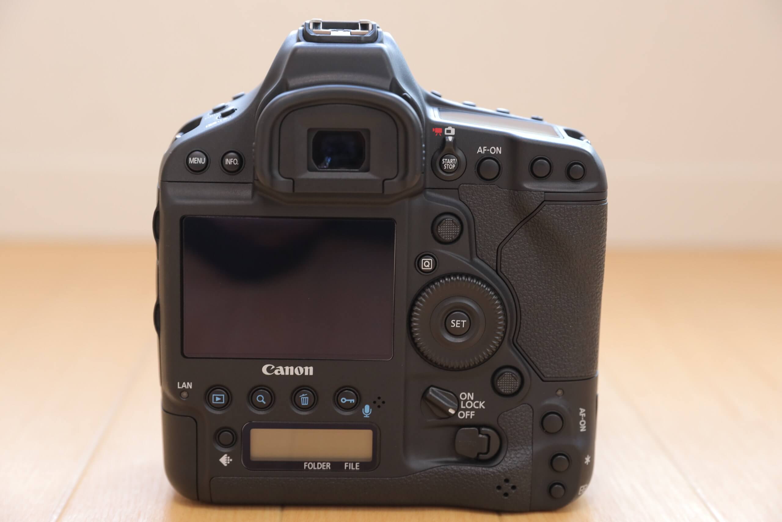 【极上品】canon キャノン eos-1dx mark ii ボディ デジタル一眼レフ